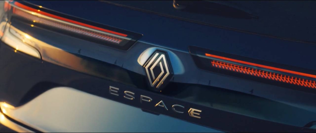 Faimosul monovolum Renault Espace renaște sub forma unui SUV