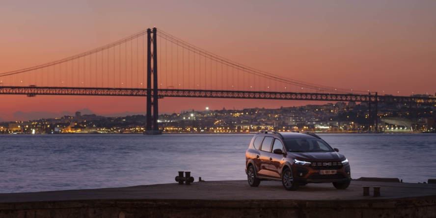 TEST Dacia Jogger Hybrid 140: Un hibrid „made in Romania” la capătul Europei