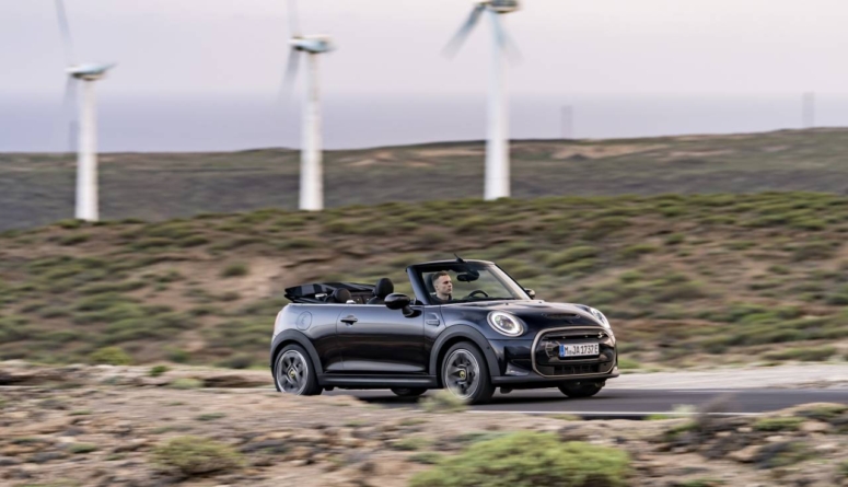 Mini Cooper SE Cabriolet, disponibil din aprilie 2023 în doar 999 de exemplare