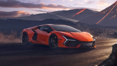 Lamborghini Revuelto, primul plug-in hybrid al mărcii, are patru motoare și costă 500.000 de euro