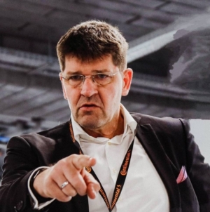 Christian von Albrichsfeld, Continental: În cazul nostru electrificarea mașinilor nu duce la reducerea numărului de angajați