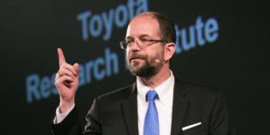 Gill Pratt (Toyota): Mulți ani nu vom avea suficiente materii prime pentru baterii