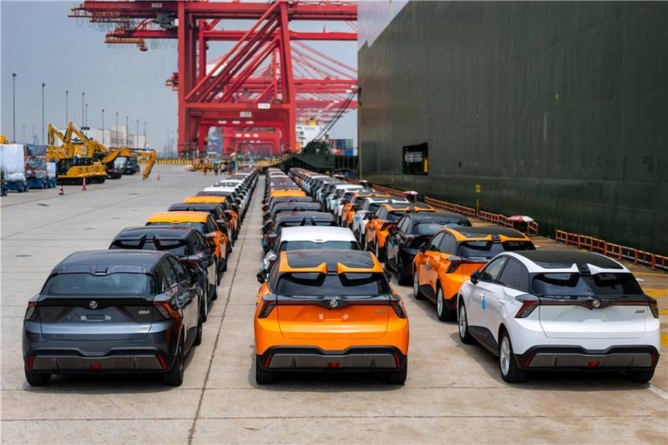 SUA ar putea restricționa importul de mașini cu sisteme inteligente din China