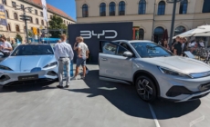 BYD ar putea depăși Tesla pentru a deveni lider mondial al pieței mașinilor electrice