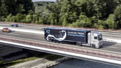 Un camion Mercedes-Benz GenH2 a parcurs peste 1.000 km cu un singur plin de hidrogen