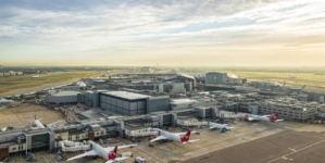 Saudiții cumpără 10% din firma care gestionează aeroportul Heathrow de lângă Londra