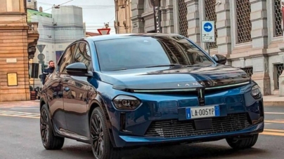 Lancia Ypsilon a apărut pe străzile din Milano înaintea premierei mondiale