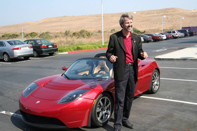 Fondator Tesla: E păcat că s-a ajuns la abandonarea proiectului Model 2
