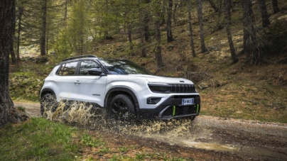 Jeep Avenger 4xe, prezentat în această săptămână, va putea fi comandat din toamna lui 2024
