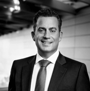 Mini: Stefanie îi lasă locul lui Stefan după doar doi ani la conducerea mărcii