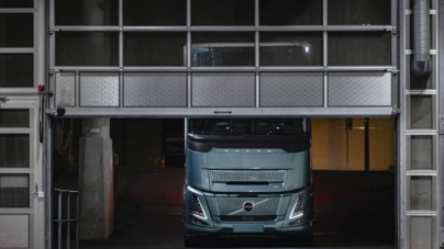 Volvo FH Electric, camion cu autonomie de 600 km, va ajunge pe piață în toamna lui 2025