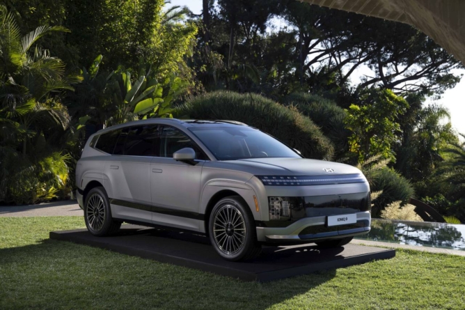 Hyundai Ioniq 9, un SUV electric destinat familiilor