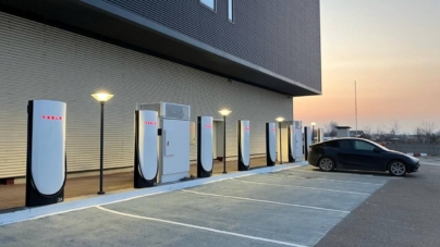 O nouă zonă de încărcare pentru mașini electrice Tesla, la Buzău