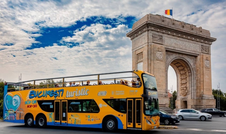 Autobuzele „Bucharest City Tour” revin, de luni, pe străzile Capitalei