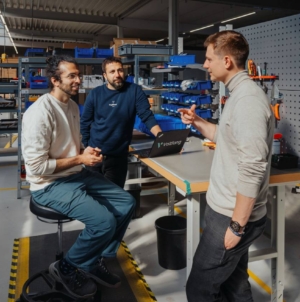 Bateriile uzate ale mașinilor electrice, transformate de Voltfang în echipamente de stocare pentru panourile fotovoltaice