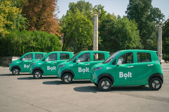 Little Bolt, nou serviciu de transport în București care implică deplasarea cu mașini electrice de mici dimensiuni