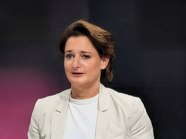 Katrin Adt, noul director global Dacia: Francois Provost se așteaptă de la mine să adaptez Dacia la noul mediu din industria auto. Și acest mediu este legat strâns de electrificare