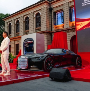 Mașini electrice încărcate de soare. Mercedes-Benz și Nissan readuc ideea în actualitate