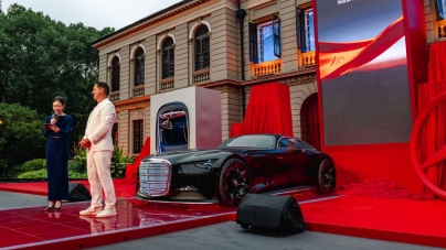 Mașini electrice încărcate de soare. Mercedes-Benz și Nissan readuc ideea în actualitate