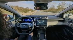 Uzina Ford Otosan din Craiova va produce primul vehicul cu deplasare autonomă „made in Romania”