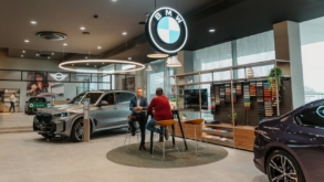 Grupul BMW începe anul cu un recul al vânzărilor, dar cu comenzi în creștere