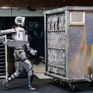 Hyundai mizează pe roboți. Din 2028, compania ar putea produce câte 30.000 de roboți umanoizi pe an