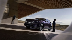 Mazda CX-6e, prezentată la Salonul auto de la Bruxelles