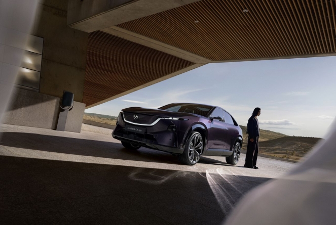 Mazda CX-6e, prezentată la Salonul auto de la Bruxelles