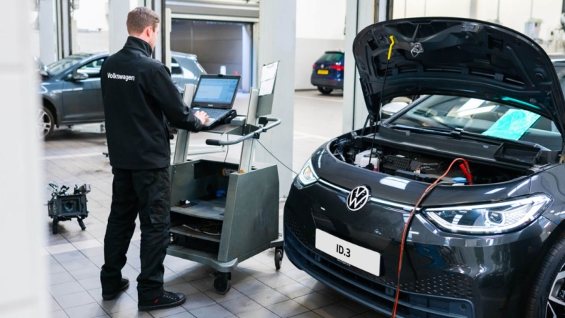 Aproape 100.000 de mașini Volkswagen ID și Cupra Born, chemate la service