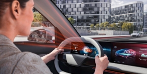 AUMOVIO, comandă majoră pentru un afișaj OLED cu cameră integrată, tehnologie prezentată la CES 2026