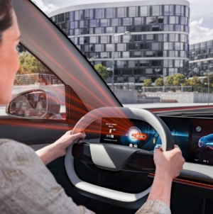 AUMOVIO, comandă majoră pentru un afișaj OLED cu cameră integrată, tehnologie prezentată la CES 2026