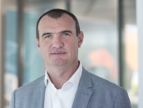 Bogdan Florea îi ia locul lui Brent Valmar la conducerea Porsche România