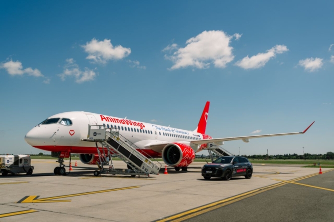 Clienții „business” ai AnimaWings vor ajunge la avion cu limuzine Audi