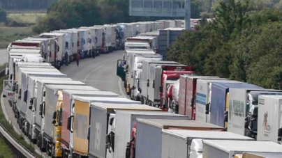 Haos pe una dintre cele mai importante autostrăzi din Europa! Mii de oameni au blocat ruta spre Italia