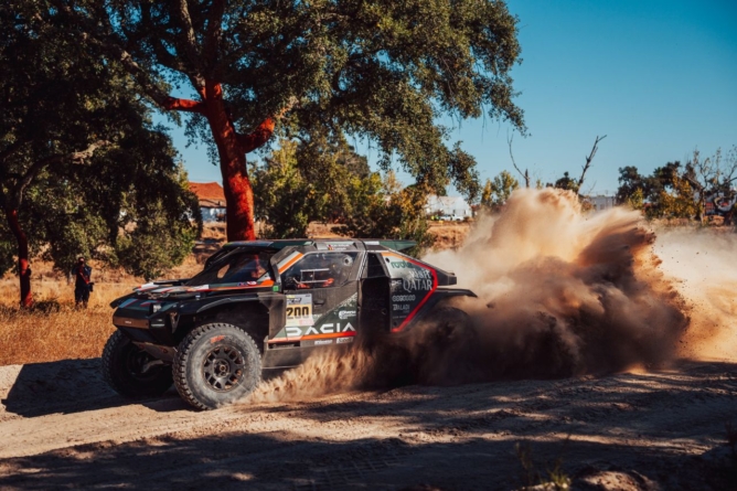 Îmvinsă de Toyota în spectaculosul raliu din Argentina, Dacia se menține lider în clasamentul general