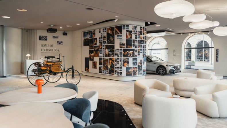 „Welcome Home”, locul din București unde istoria de 140 de ani a Mercedes-Benz se întâlnește cu arta