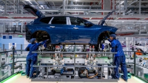 Mega-uzina high-tech BMW de lângă România: Fabrica în care e folosită doar energie verde, are „creierul” software gândit la Cluj și caută noi angajați români