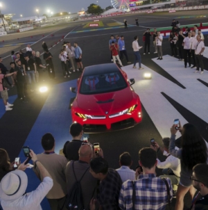 BMW a prezentat M Concept Neue Klasse. Viitorul M3, alături de bolizii de la Le Mans