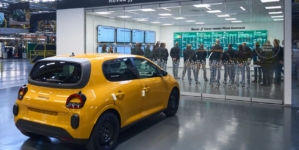 Numărul de uzine în care sunt asamblate modele Dacia crește la șase. Viitorul vehicul electric, produs într-o uzină care „merită noul proiect”