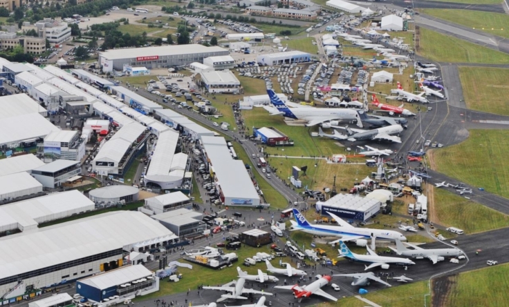Boeing și Airbus împart comenzi gigant la Farnborough 2026. Record al exponatelor militare