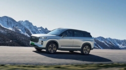 Fenomenul „Temu Range Rover”: Mașina chinezească Jaecoo 7 face ravagii în fieful Range Rover