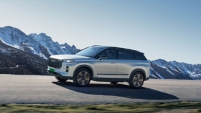 Fenomenul „Temu Range Rover”: Mașina chinezească Jaecoo 7 face ravagii în fieful Range Rover