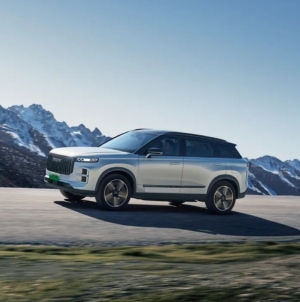 Fenomenul „Temu Range Rover”: Mașina chinezească Jaecoo 7 face ravagii în fieful Range Rover