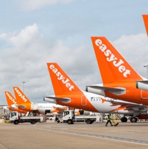 Tranzacție cu efecte majore în transportul aerian low-cost: Apollo preia EasyJet pentru 5,7 miliarde de lire sterline