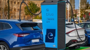 La cinci ani de la debut, rețeaua de stații de încărcare PPC Blue a depășit 4.700 de puncte de încărcare în Grecia și România