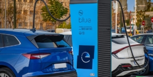 La cinci ani de la debut, rețeaua de stații de încărcare PPC Blue a depășit 4.700 de puncte de încărcare în Grecia și România