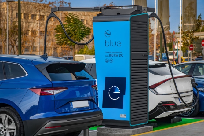 La cinci ani de la debut, rețeaua de stații de încărcare PPC Blue a depășit 4.700 de puncte de încărcare în Grecia și România